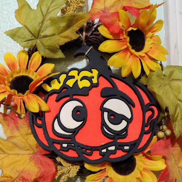 Jackson zombie pumpkin wreath - Picture 8 of 8